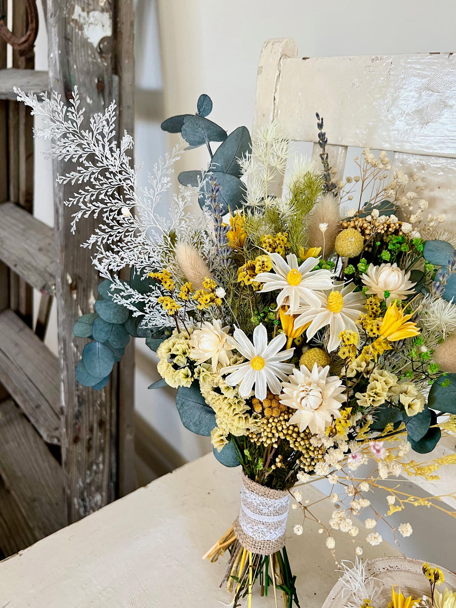 Handmade Daisy Wedding  Bouquet - Loose Bouquet ( Standard / Small ) | preserved dried flowers