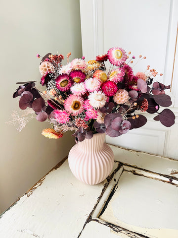 Sweetheart Pink Daisy vase arrangement [M]