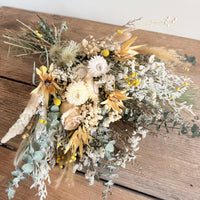 [CREAM & NATURAL] Florist Choice Everlasting Bouquet  - leave the flower selection to us
