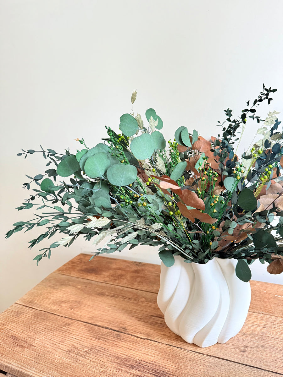 [2 weekdays]  Dance of Serenity Clover Vase Arrangement [L] green