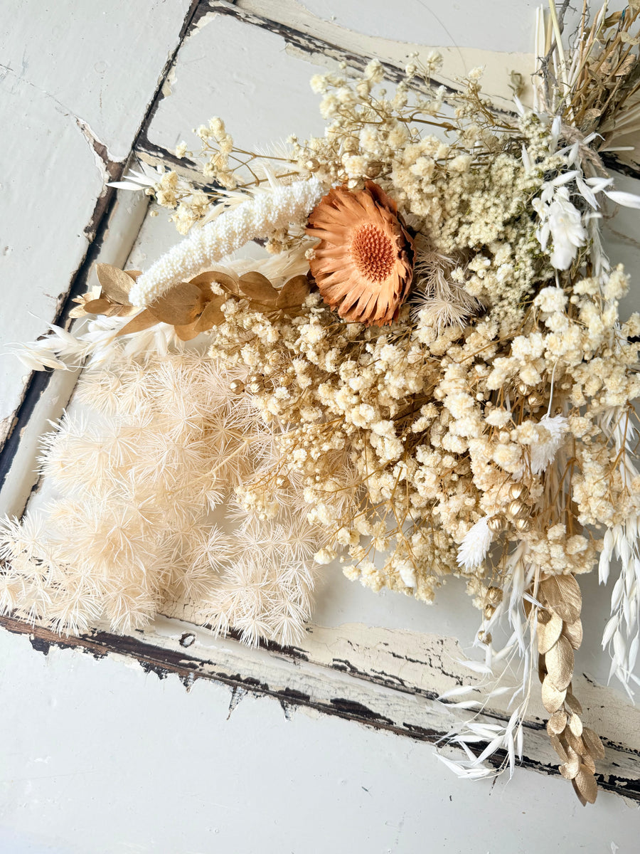 Snowy Gold Bouquet [SM]