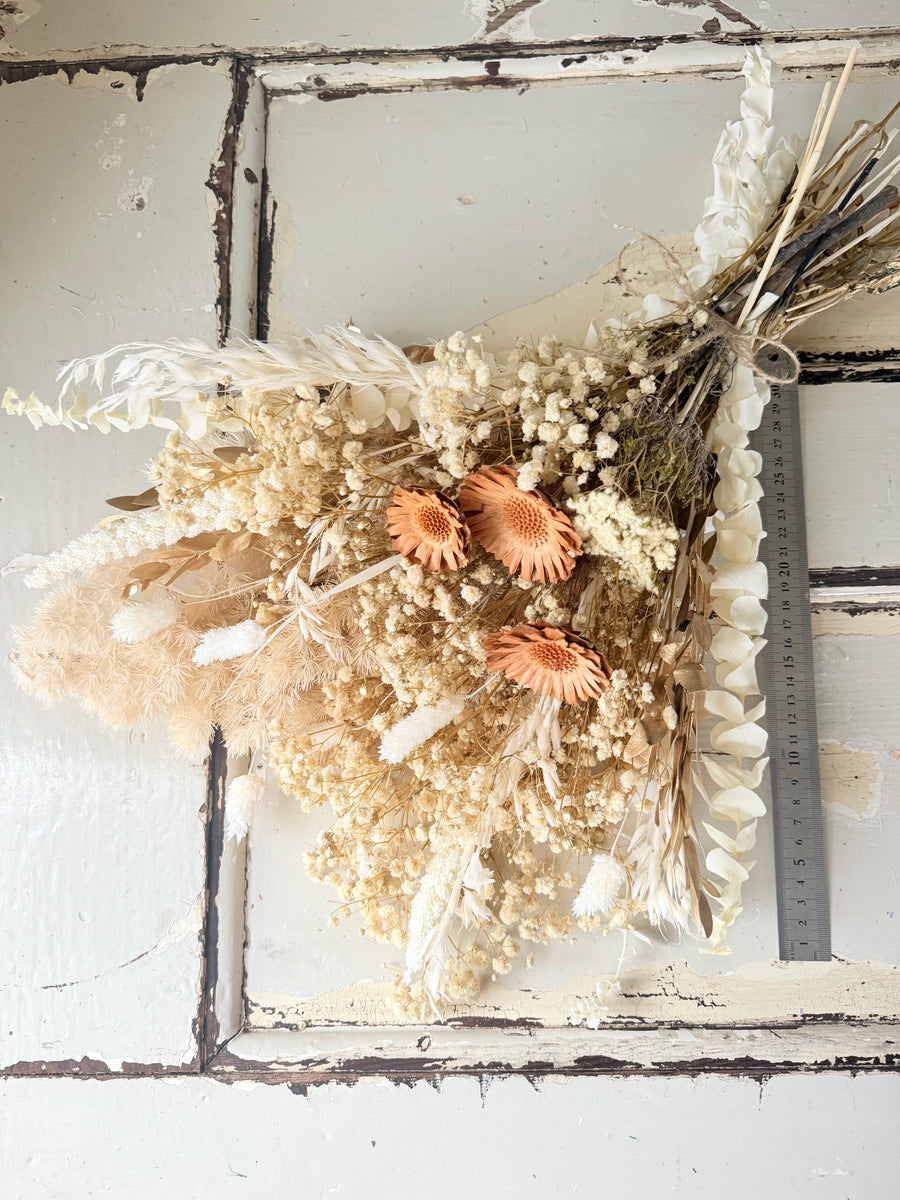 Snowy Gold Bouquet [SM]