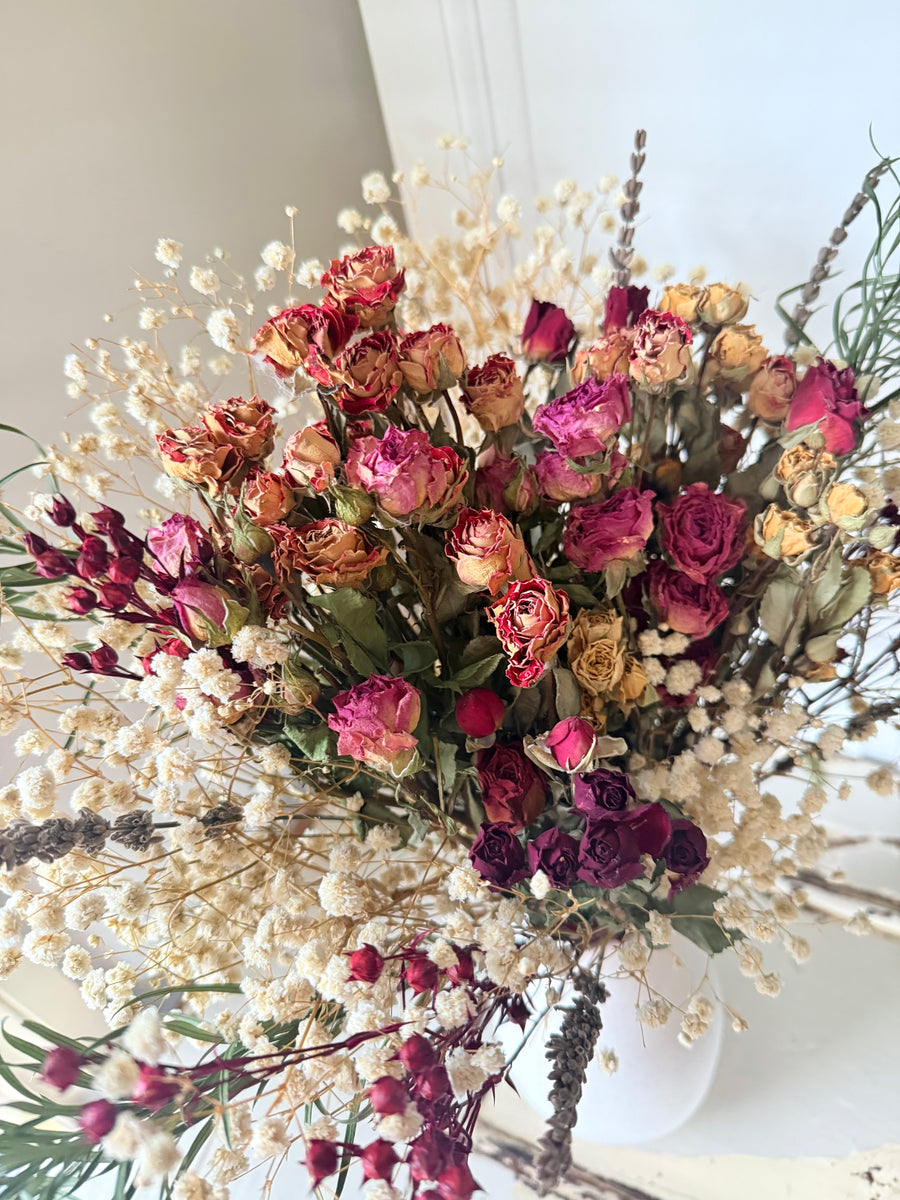 雏菊和含羞草花束[M] 保鲜干花