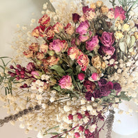 雏菊和含羞草花束[M] 保鲜干花