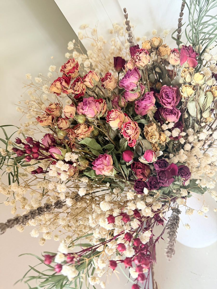 雏菊和含羞草花束[M] 保鲜干花