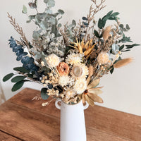 [CREAM & NATURAL] Florist Choice Everlasting Bouquet  - leave the flower selection to us