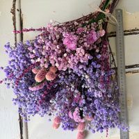 雏菊和含羞草花束[M] 保鲜干花