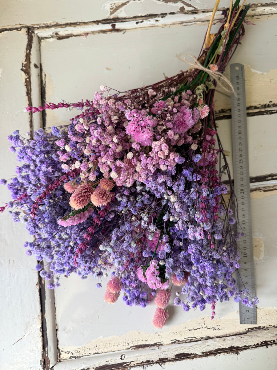 雏菊和含羞草花束[M] 保鲜干花