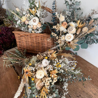 [CREAM & NATURAL] Florist Choice Everlasting Bouquet  - leave the flower selection to us