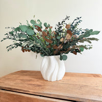 [2 weekdays]  Dance of Serenity Clover Vase Arrangement [L] green