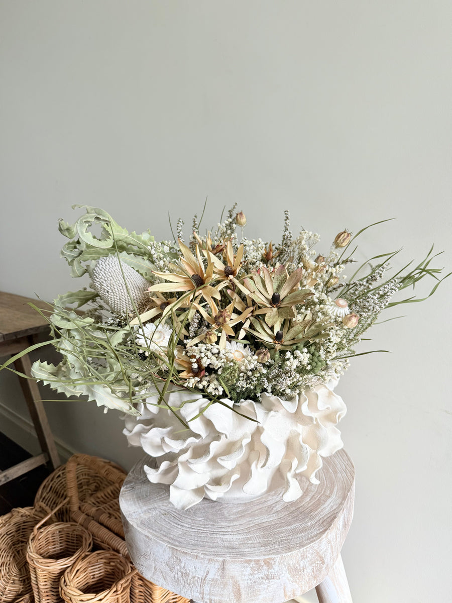 [VIC - Pickup / Local Delivery Only / 3 weekdays] Flutter Veil in Essien Bowl Arrangement [L]