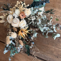 [CREAM & NATURAL] Florist Choice Everlasting Bouquet  - leave the flower selection to us