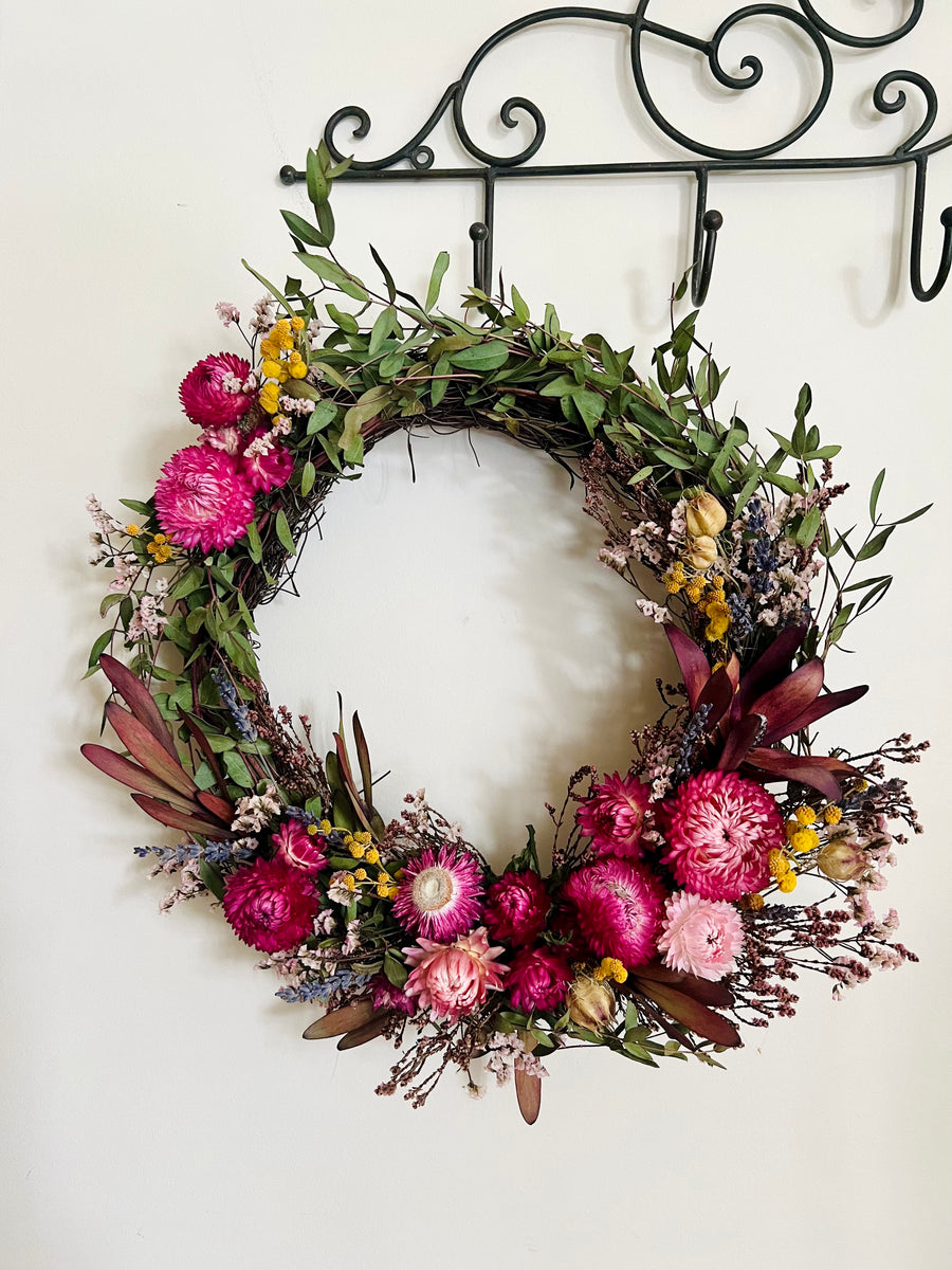 Pink Daisy Wreath |  preserved and dried flowers wreath
