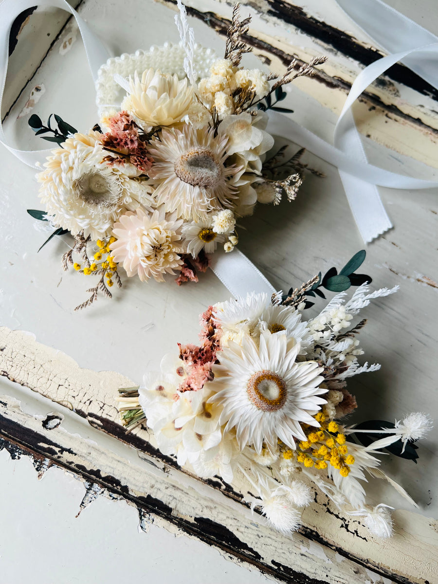 Ready in 10 days  - White Daisy Bridal Bouquet