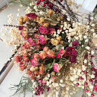 雏菊和含羞草花束[M] 保鲜干花