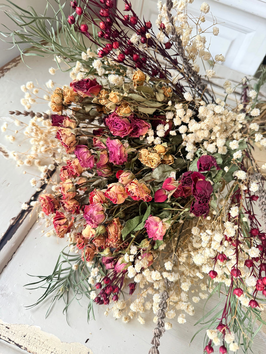 雏菊和含羞草花束[M] 保鲜干花