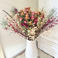 雏菊和含羞草花束[M] 保鲜干花