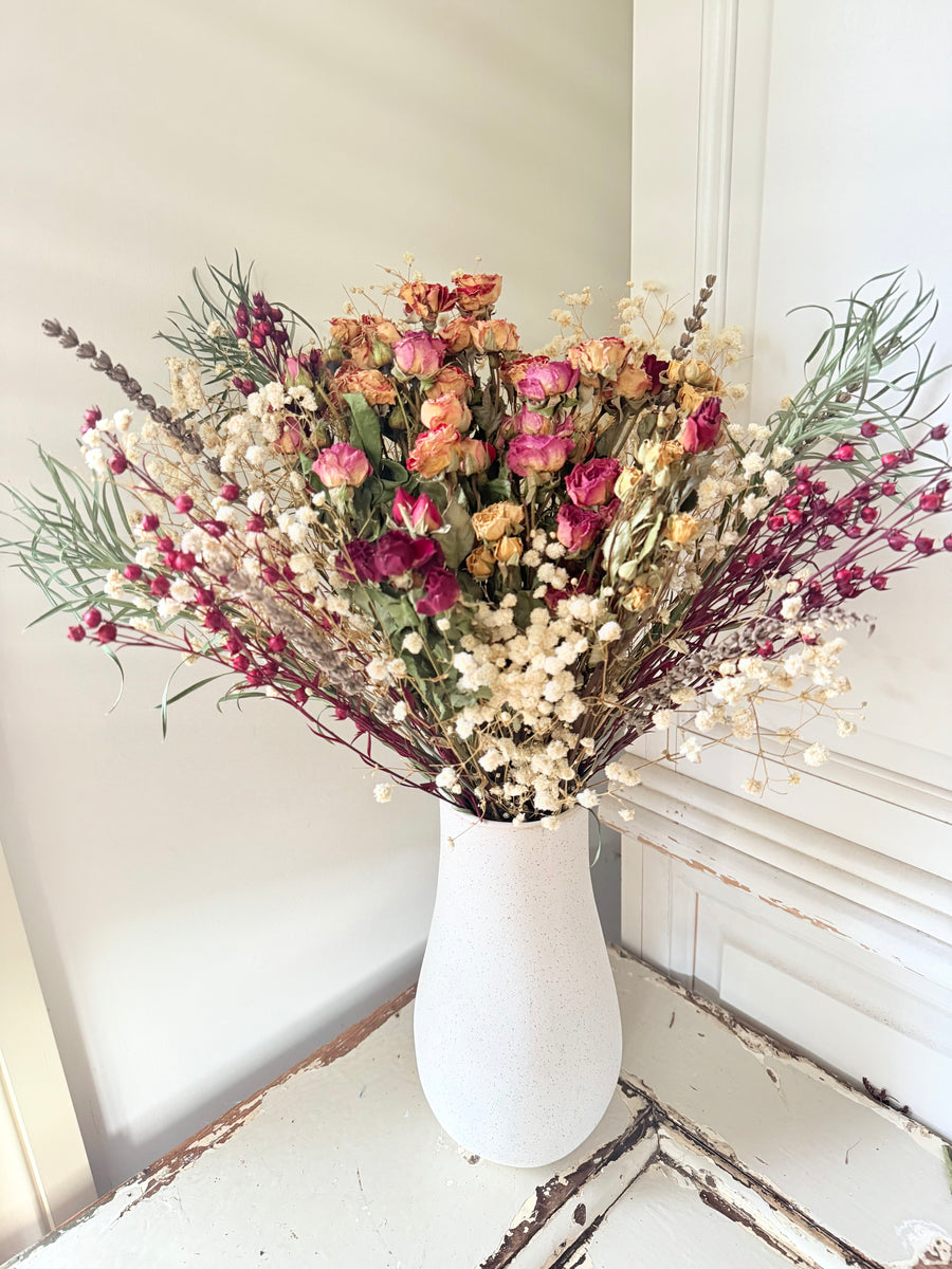 雏菊和含羞草花束[M] 保鲜干花