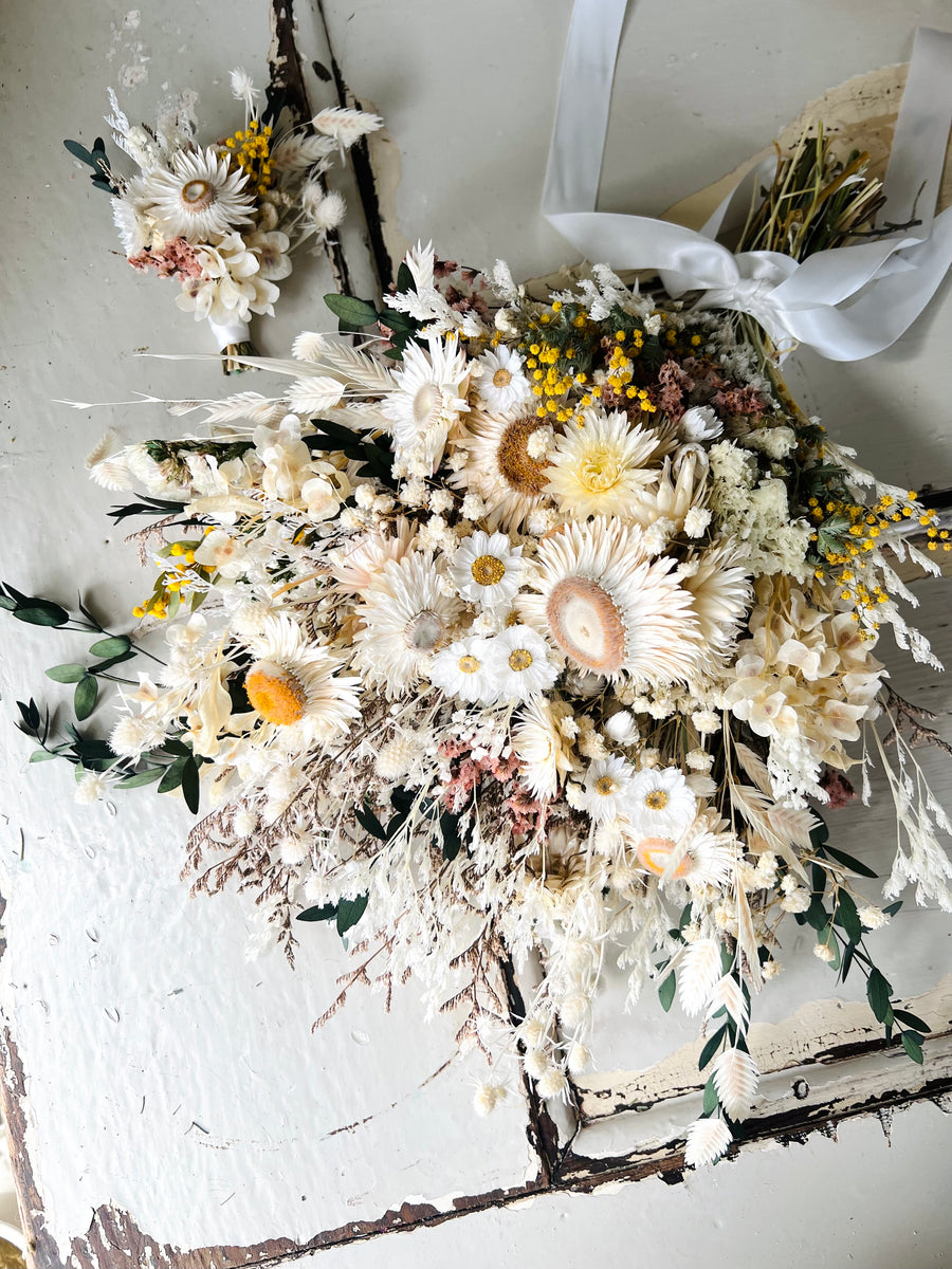 Ready in 10 days  - White Daisy Bridal Bouquet