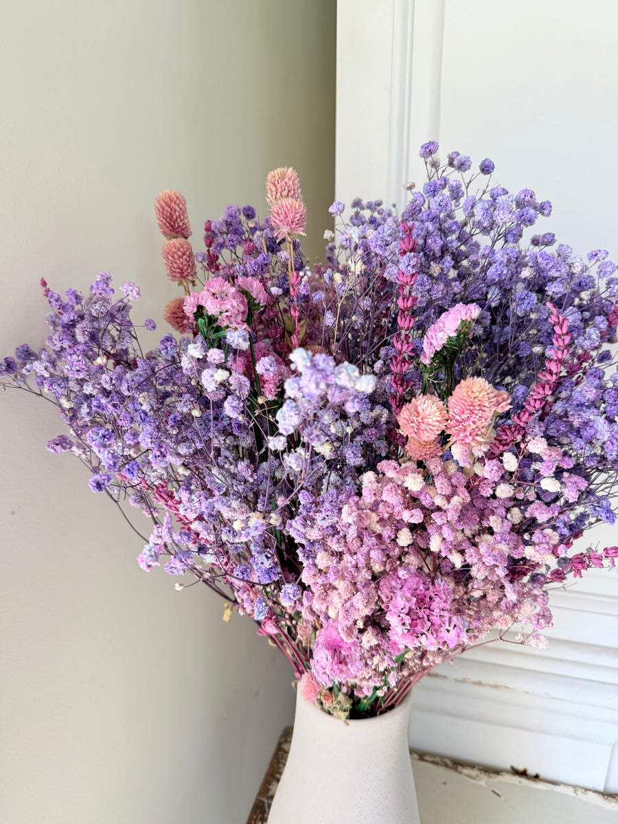 雏菊和含羞草花束[M] 保鲜干花