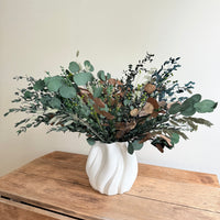 [2 weekdays]  Dance of Serenity Clover Vase Arrangement [L] green