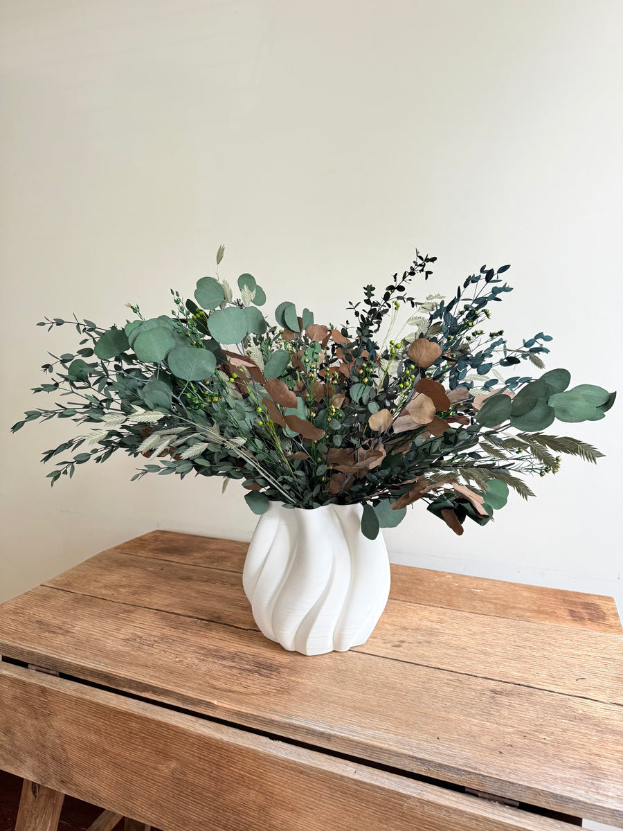 [2 weekdays]  Dance of Serenity Clover Vase Arrangement [L] green