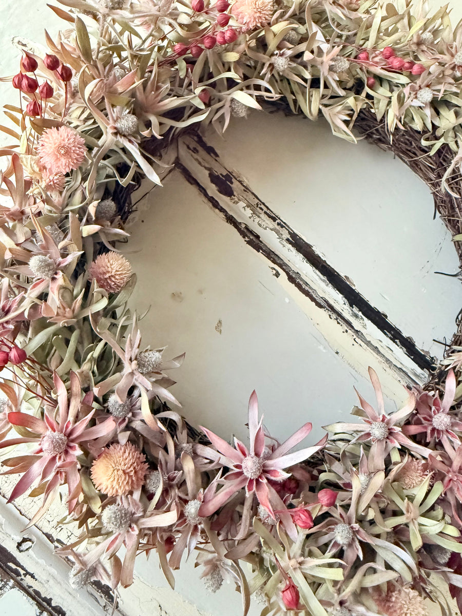 [Sample] Everlasting Rustic Bloom Dried Leucadendron Wreath