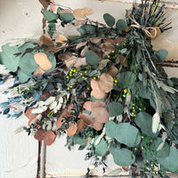 [2 weekdays]  Dance of Serenity Clover Vase Arrangement [L] green