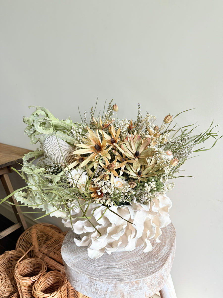 [VIC - Pickup / Local Delivery Only / 3 weekdays] Flutter Veil in Essien Bowl Arrangement [L]