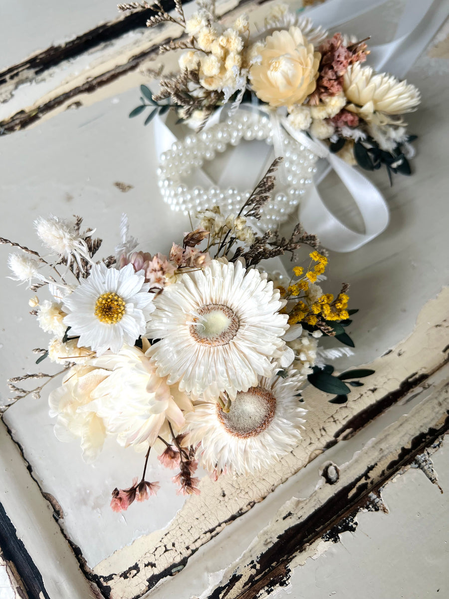 Ready in 10 days  - White Daisy Bridal Bouquet