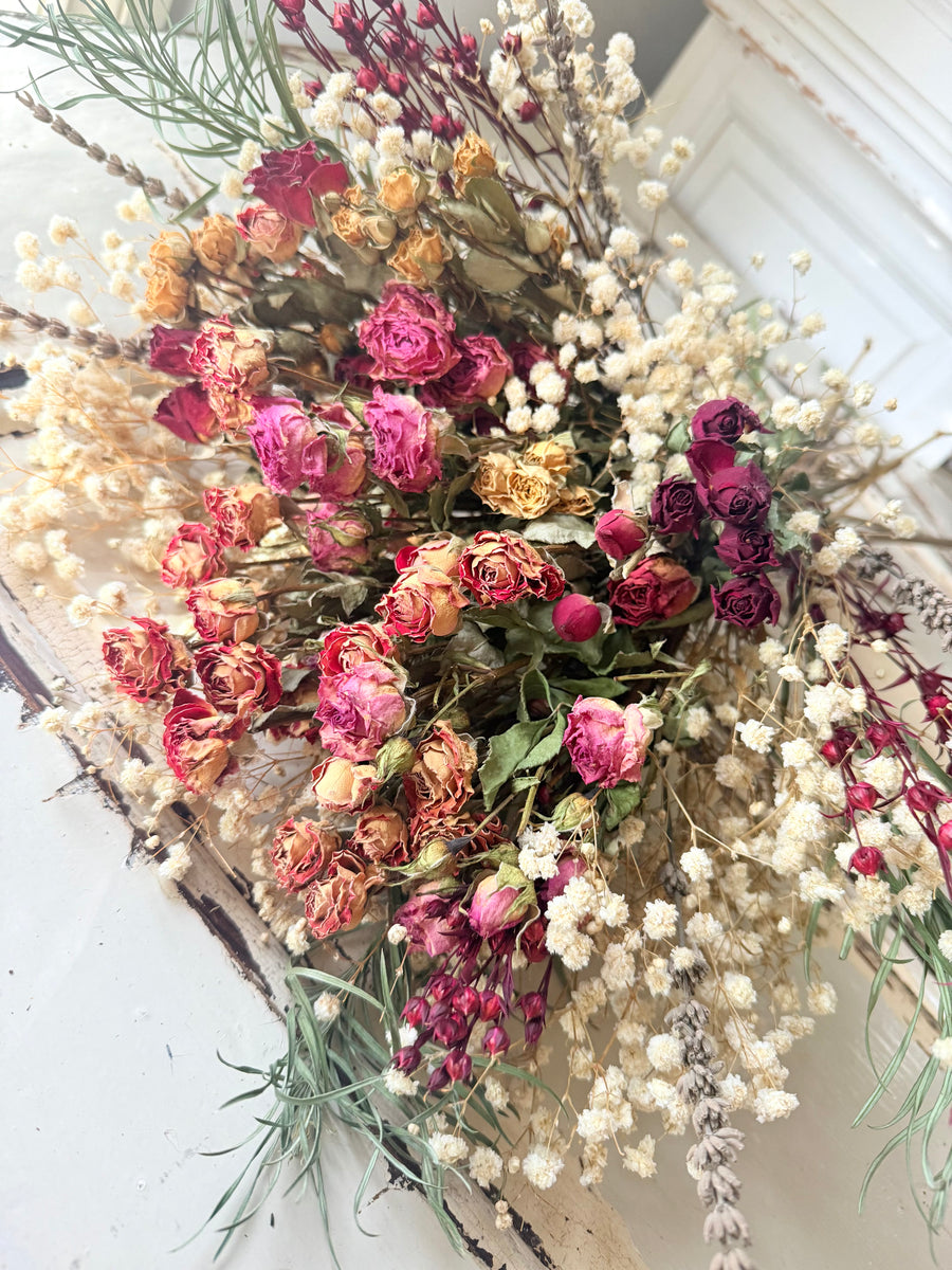 雏菊和含羞草花束[M] 保鲜干花