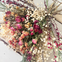 雏菊和含羞草花束[M] 保鲜干花