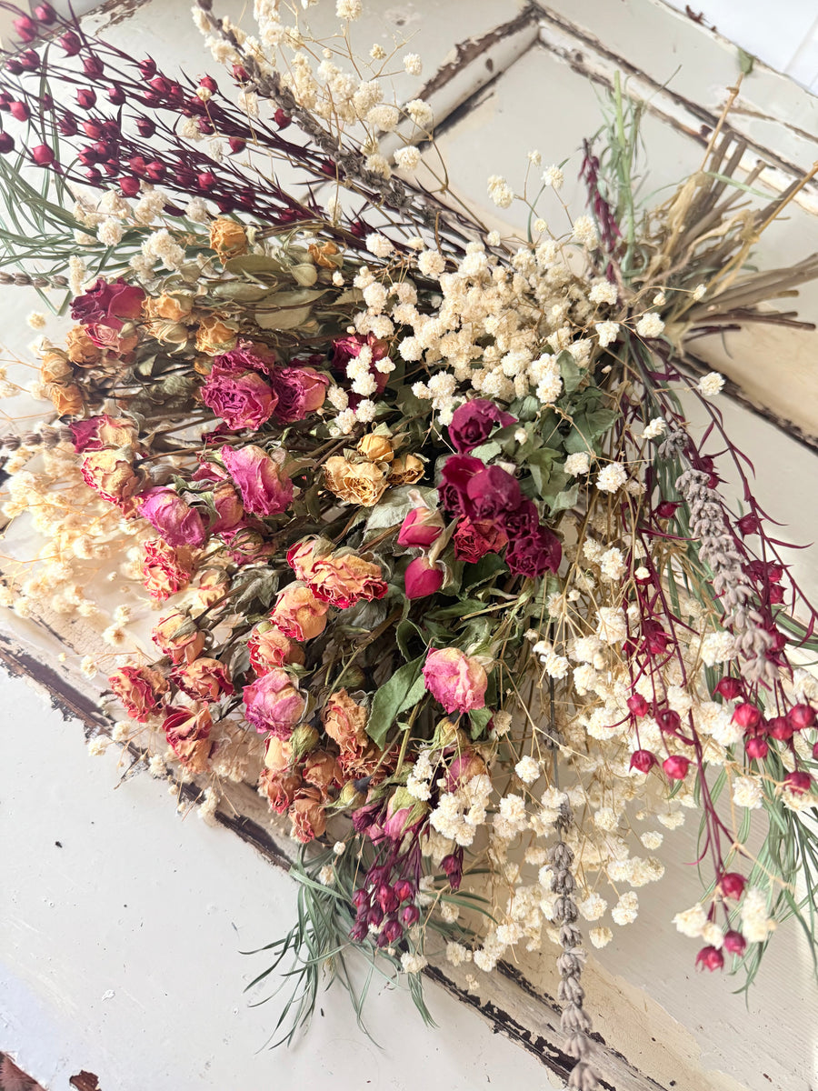 雏菊和含羞草花束[M] 保鲜干花