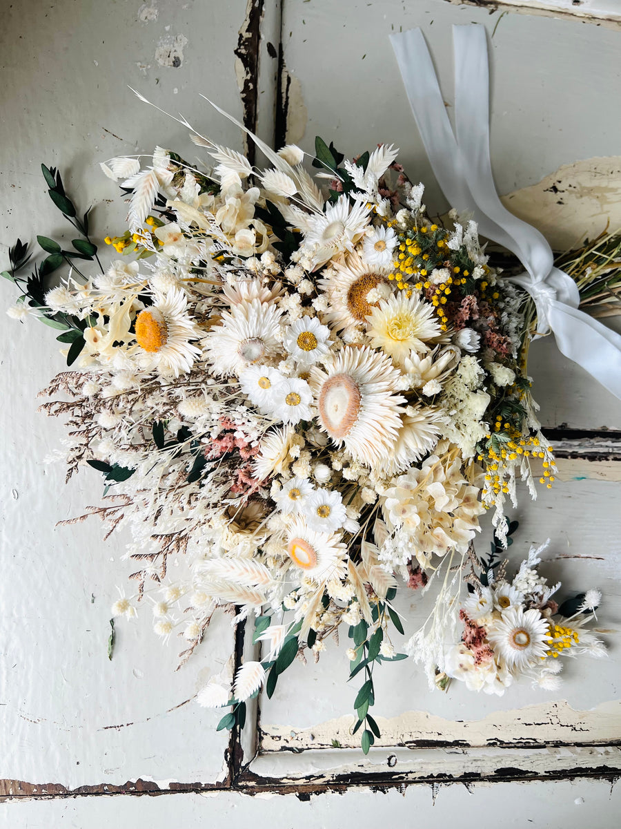 Ready in 10 days  - White Daisy Bridal Bouquet