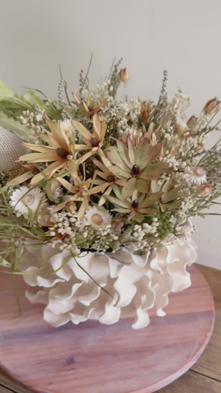 [VIC - Pickup / Local Delivery Only / 3 weekdays] Flutter Veil in Essien Bowl Arrangement [L]