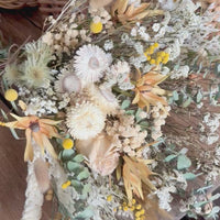 [CREAM & NATURAL] Florist Choice Everlasting Bouquet  - leave the flower selection to us