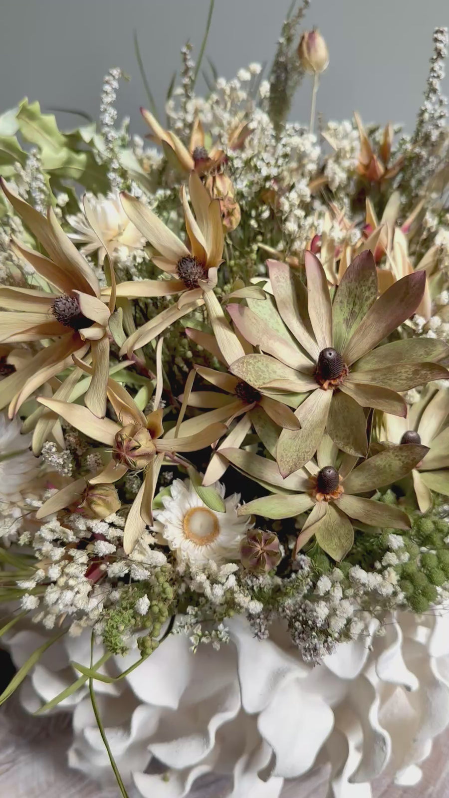 [VIC - Pickup / Local Delivery Only / 3 weekdays] Flutter Veil in Essien Bowl Arrangement [L]