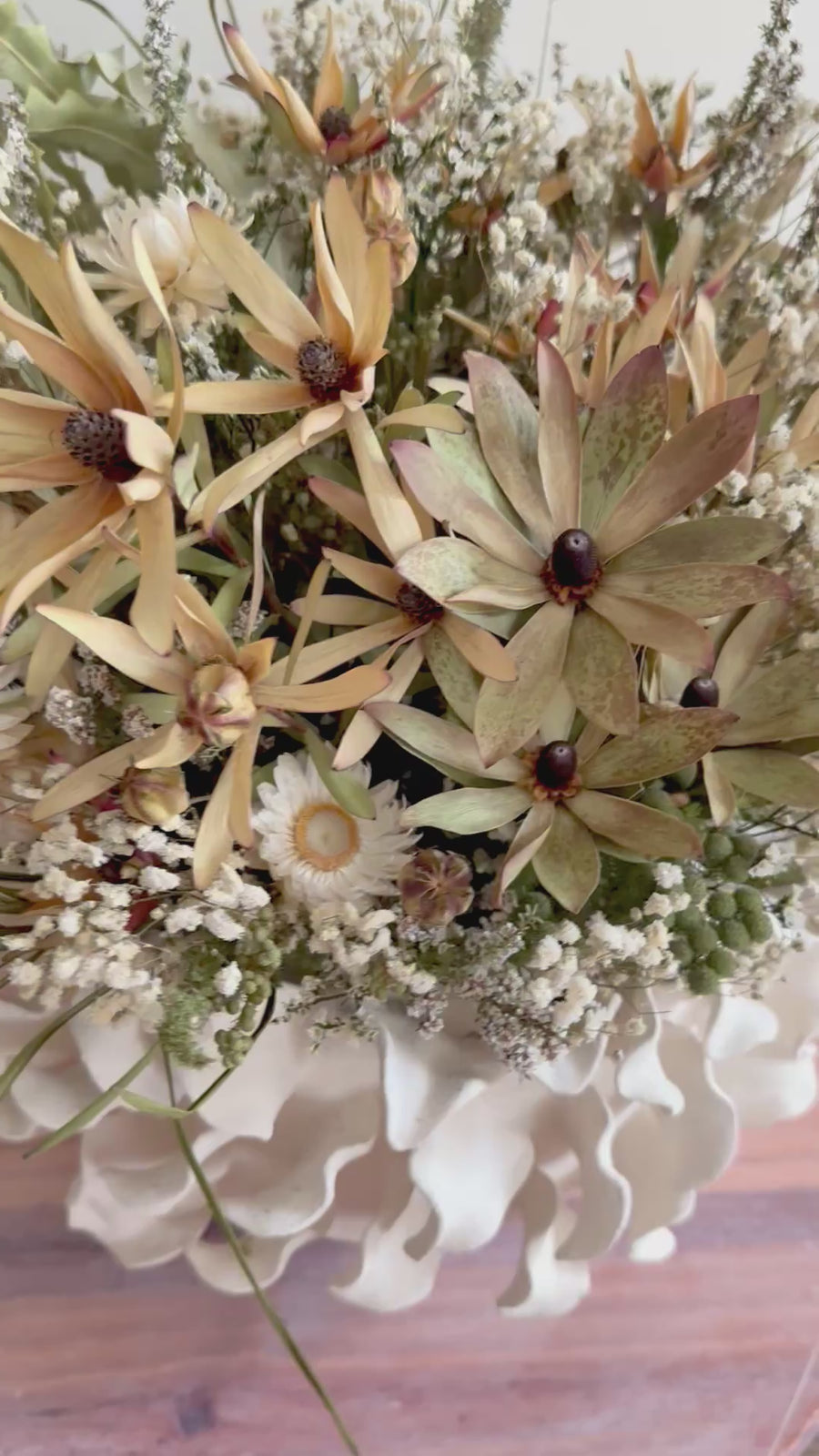 [VIC - Pickup / Local Delivery Only / 3 weekdays] Flutter Veil in Essien Bowl Arrangement [L]