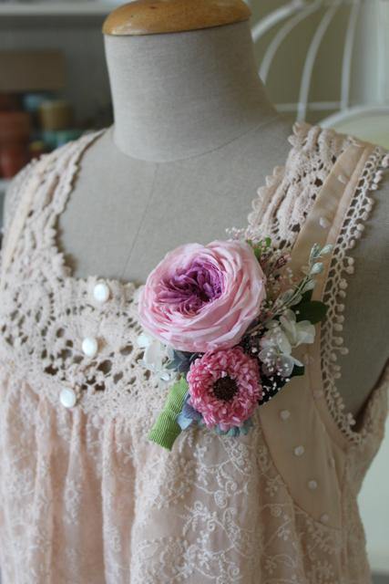 Hair Corsage | Dress Corsage | preserved dried flowers - FLEURI flowers