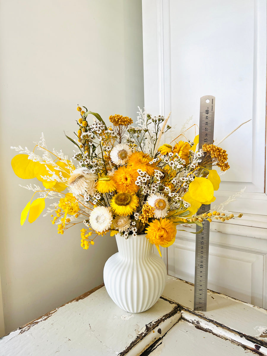 Sunshine Daisy vase arrangement [M] preserved dried flowers