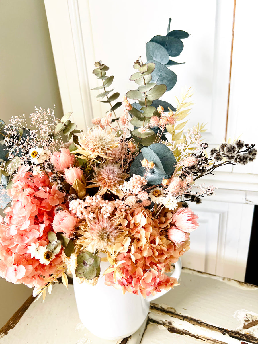 Sweet Dreams vase arrangement [M] preserved dried flowers